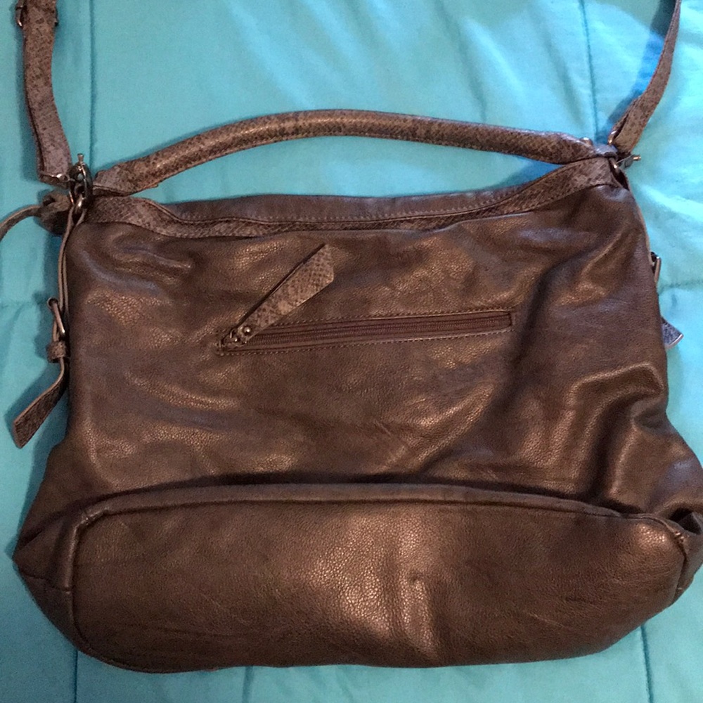 3/$15 Bundle. Large Gray Purse - Picture 2 of 3